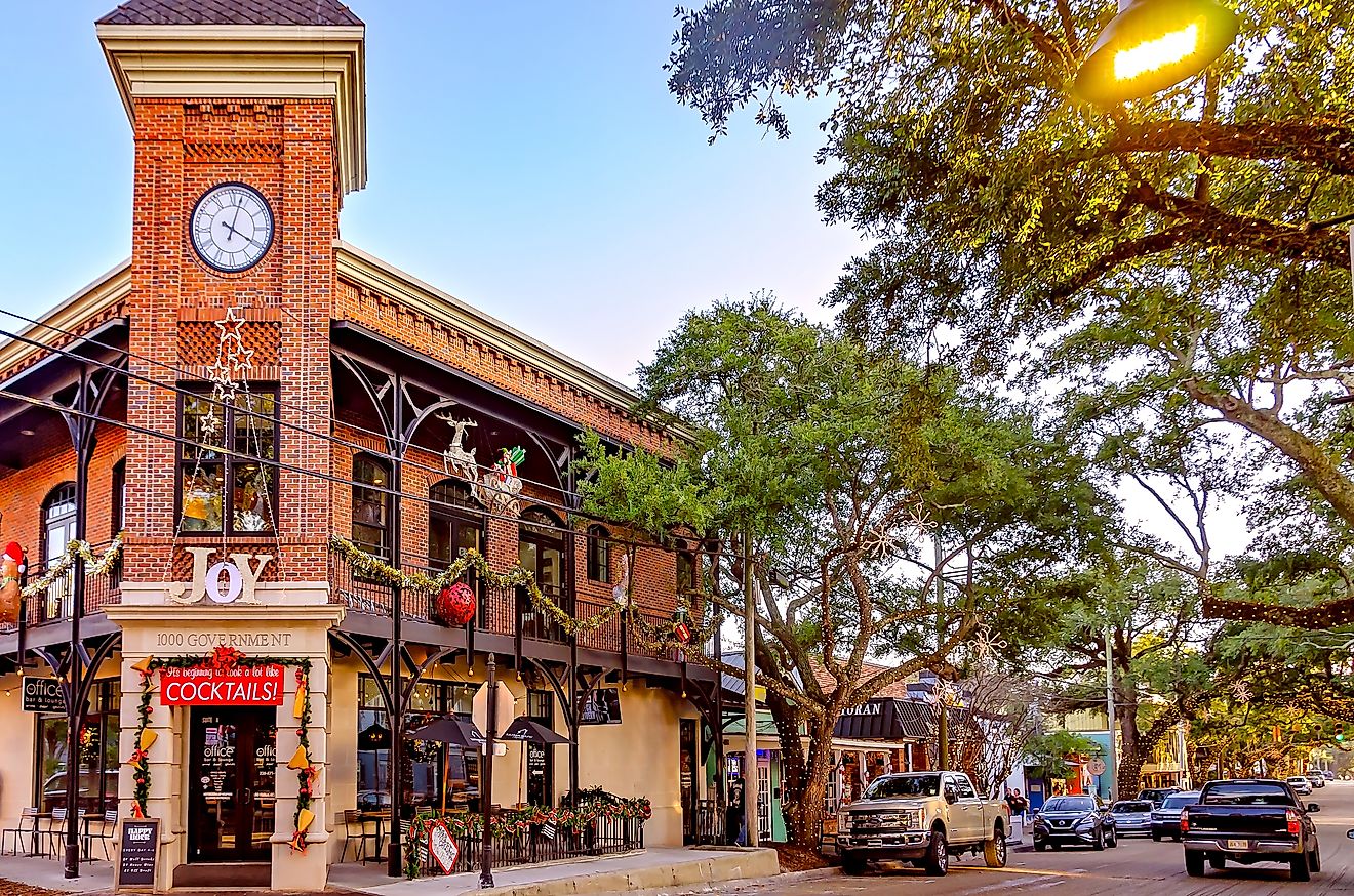 Downtown Ocean Springs, Mississippi. Carmen K. Sisson / Shutterstock.com.